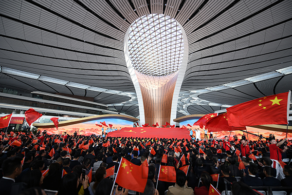 C型柱就是主背景!寶鷹精品工程綻放CCTV-1